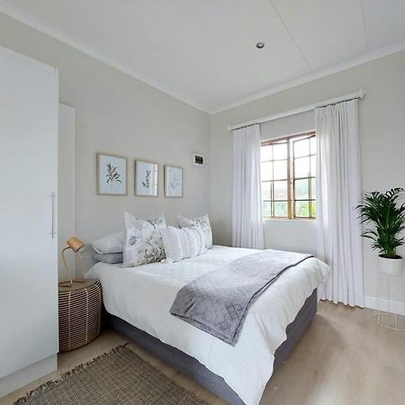 Upmarket Off Grid Cottage On Organic Farm In Secure Estate Howick Dış mekan fotoğraf